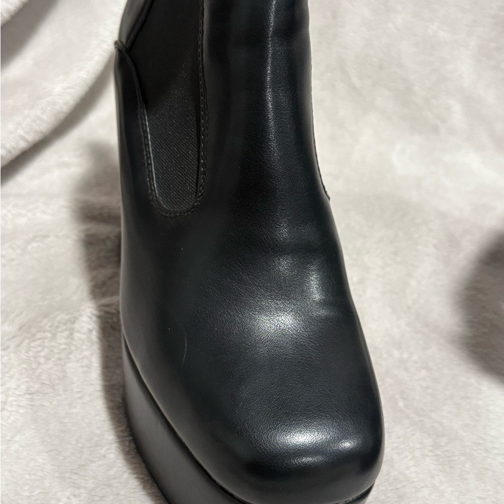 LAMODA Black Platform Ankle Boots - Picture 5 of 7